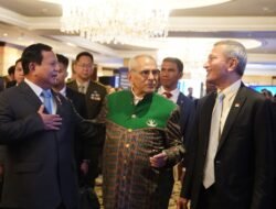 Momen Hangat Prabowo Subianto Rangkul Presiden Timor Leste Ramos Horta di Tengah Forum IISS Shangri-la